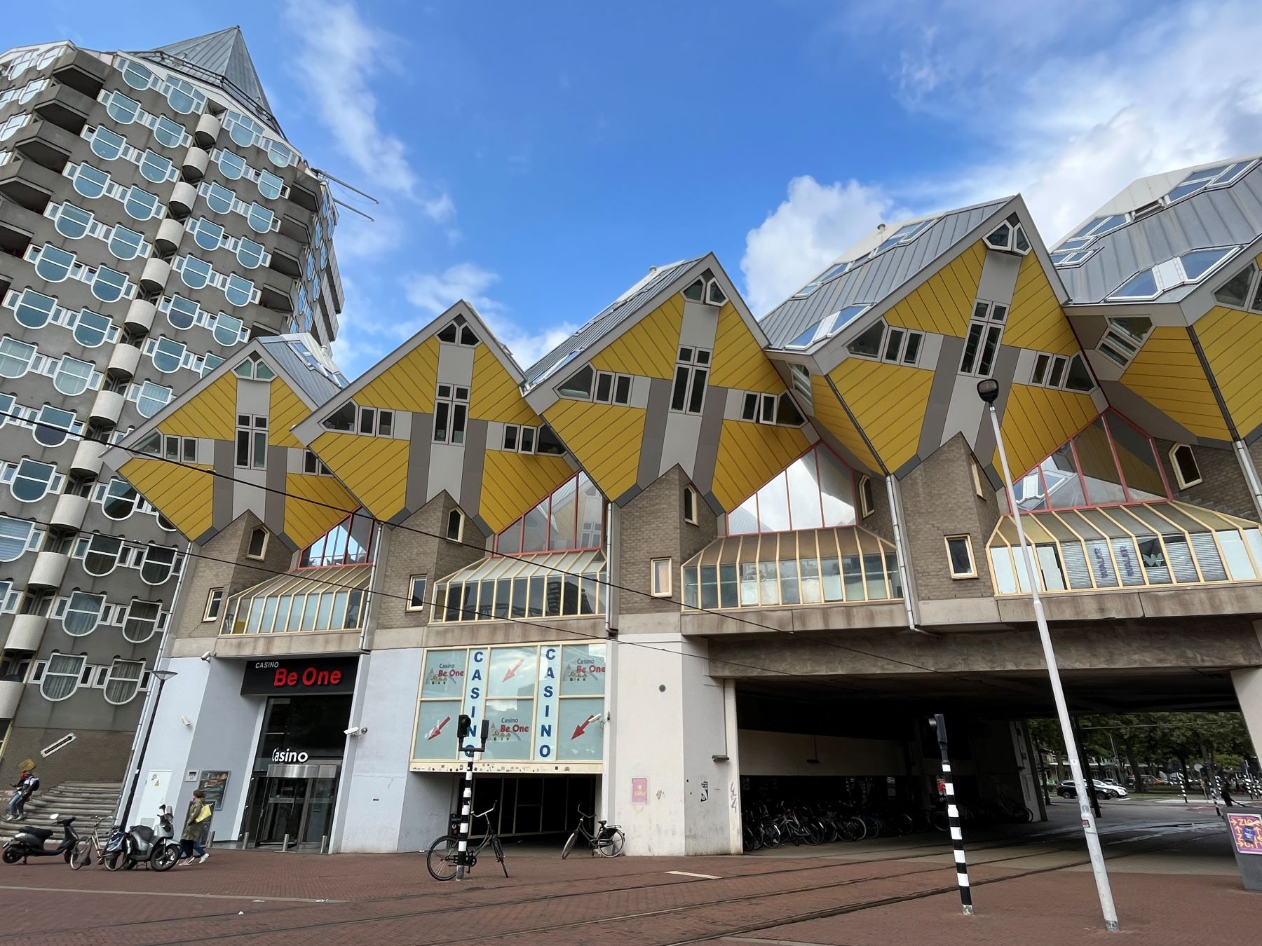 Rotterdam-7-Cube-Houses lo